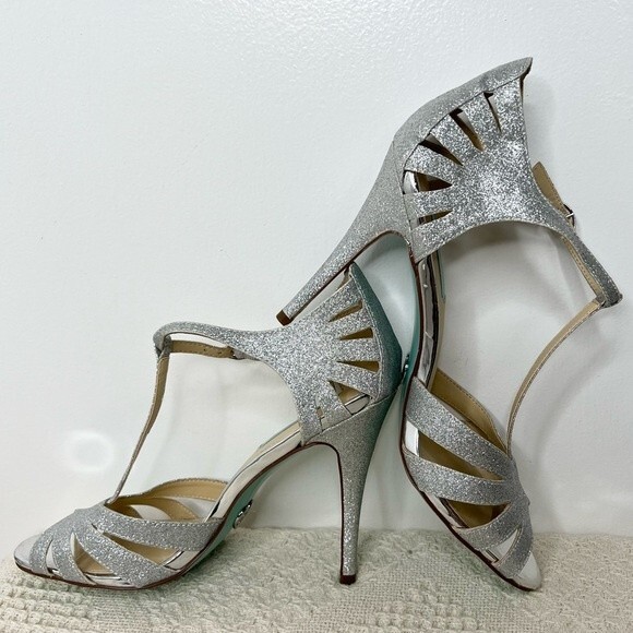 Blue by Betsey Johnson T Strap Silver Glitter Tee Heels Stiletto Sandals Bridal - Picture 8 of 12
